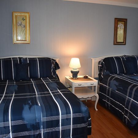 Ticonderoga The Stone House Motel & Motor Lodge מראה חיצוני תמונה